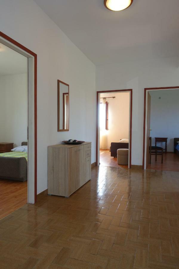 Apartment Dede Nin Exteriér fotografie