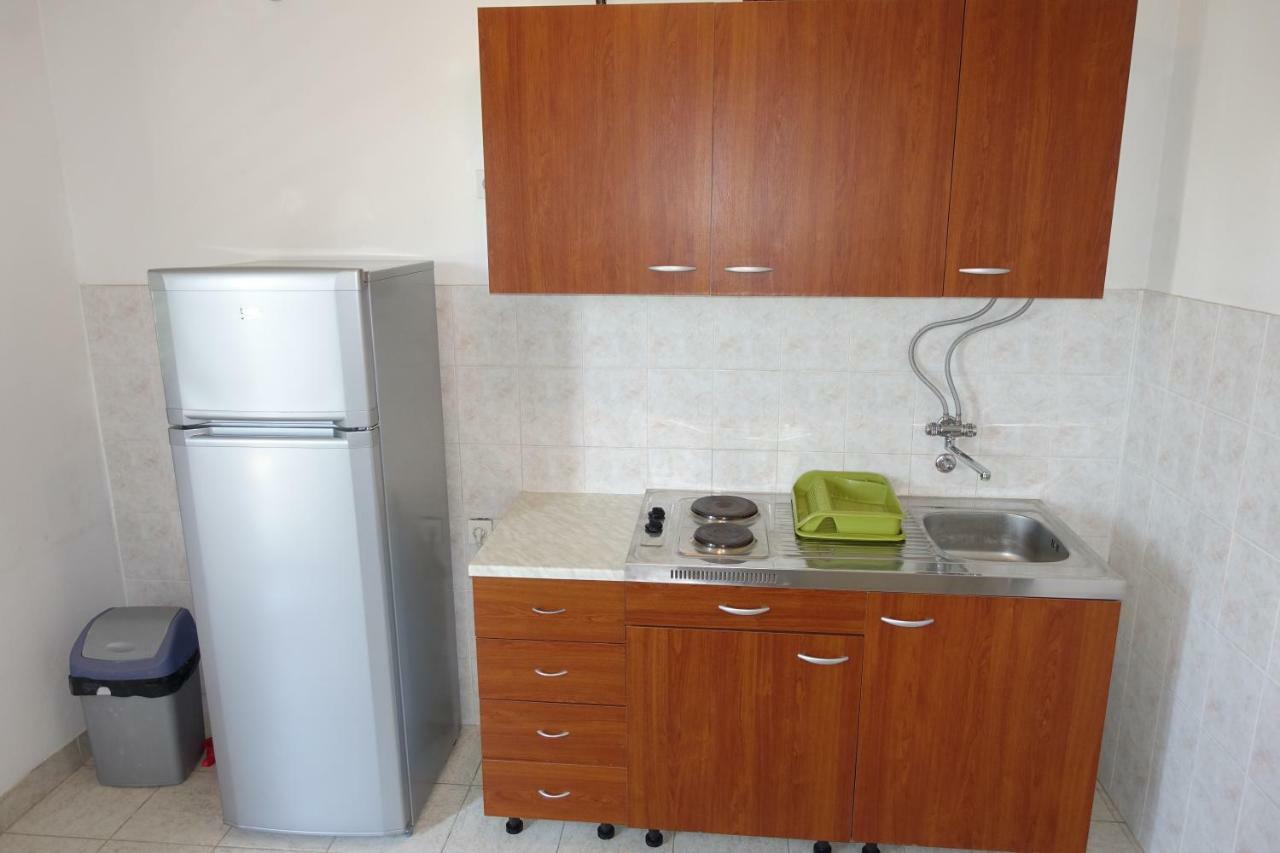 Apartment Dede Nin Exteriér fotografie