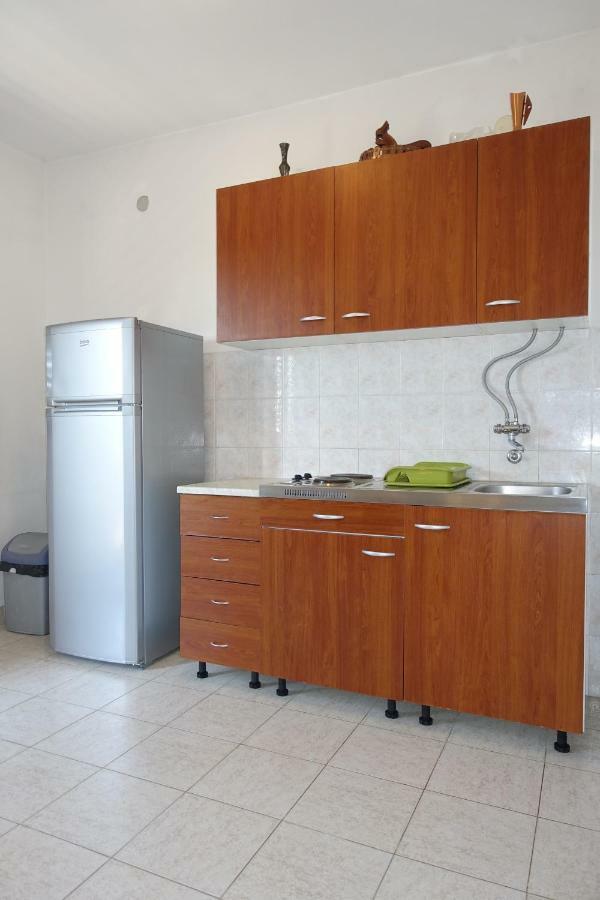 Apartment Dede Nin Exteriér fotografie