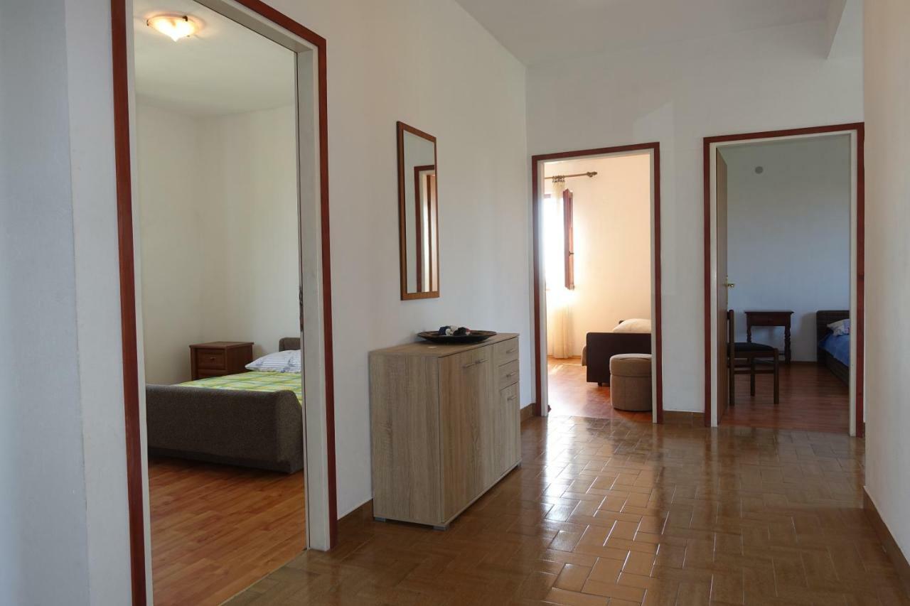 Apartment Dede Nin Exteriér fotografie