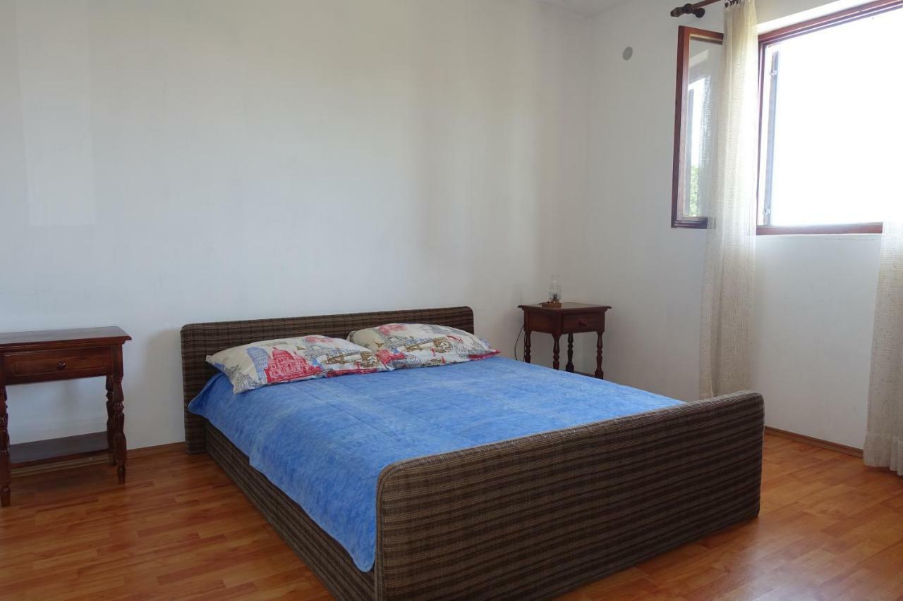 Apartment Dede Nin Exteriér fotografie